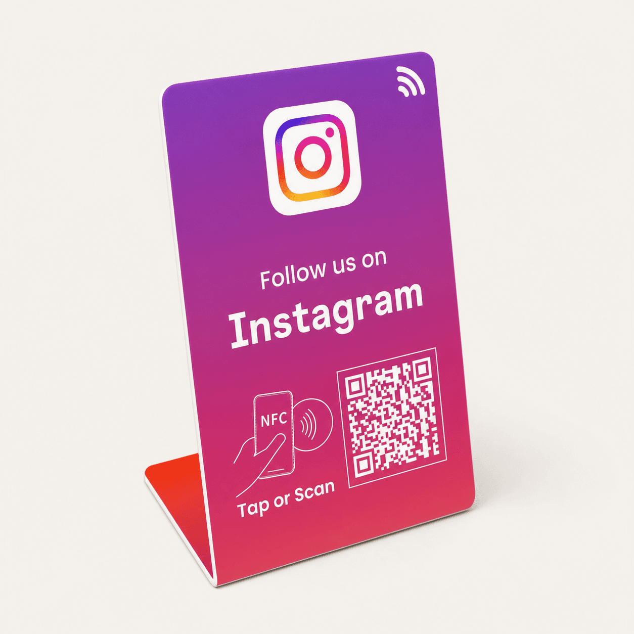 NFC karta pro Instagram ve studiovém prostředí